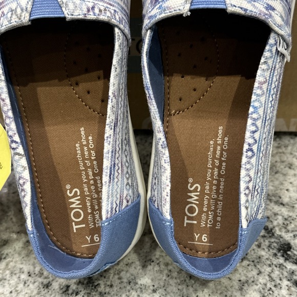 Toms Multi Aqua Ethnic Tribal Blue Lined Shoes Youth 6 Women's 8 Slip On New - Picture 7 of 7